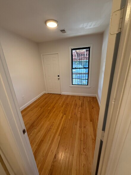 Bedroom 1 - 1905 Columbus Ave