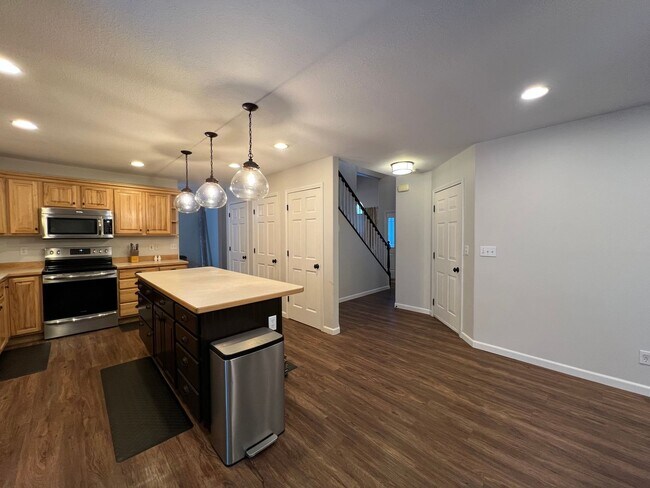 Building Photo - 4 bedroom home in Doyon Estates