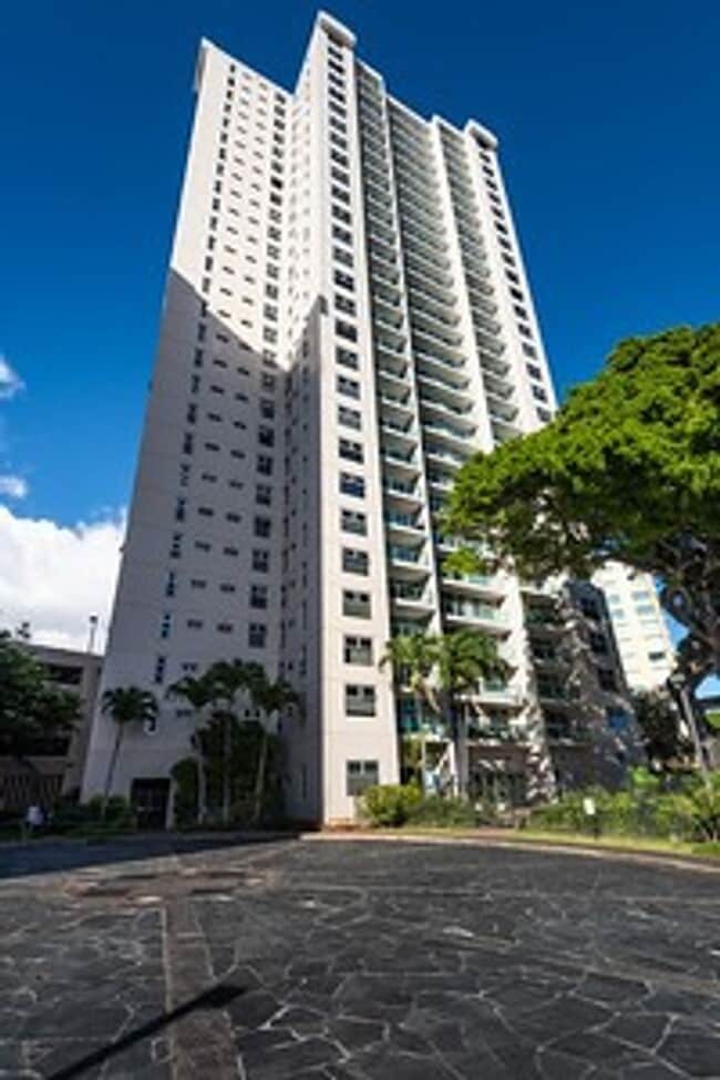 Building Photo - Great location