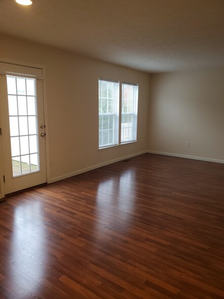 Dining Area - 509 Garden Way