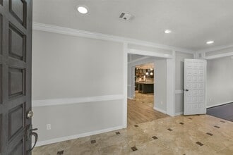 Building Photo - 5147 Beechnut St