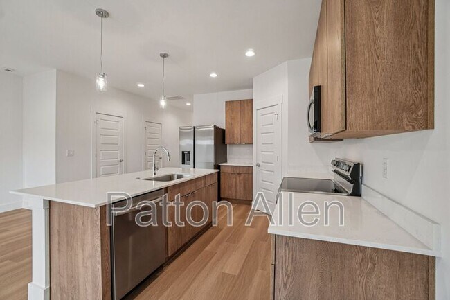 Building Photo - 7 Bolton St