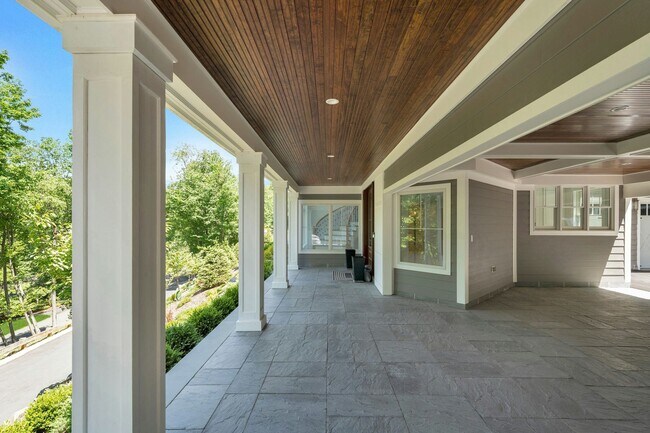 Building Photo - 976 Scioto Dr