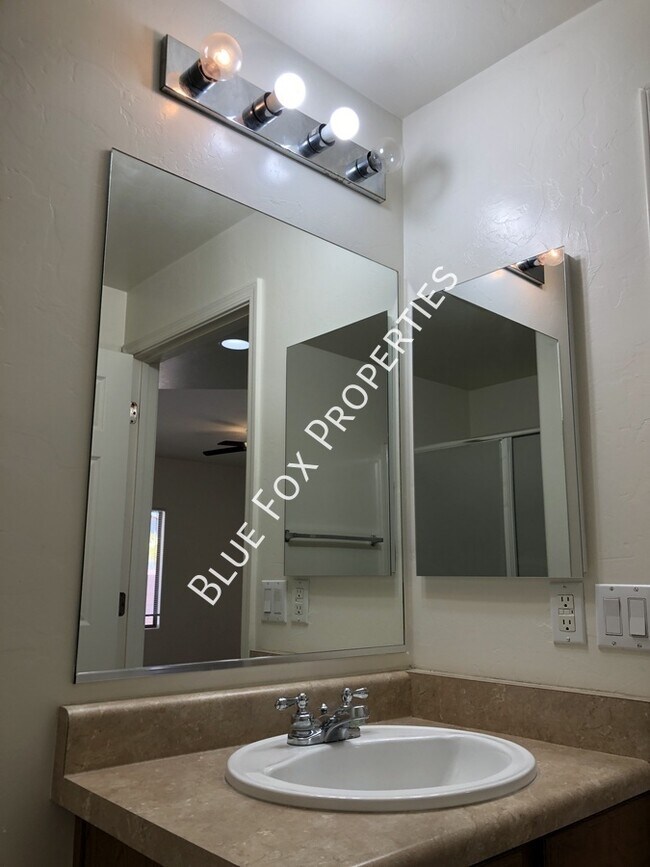Building Photo - 7651 E Majestic Palm Ln