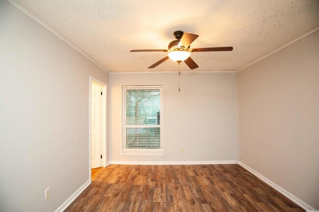 Building Photo - 513 Nan Cir