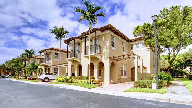 Building Photo - 6890 Julia Gardens Dr