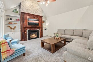 Building Photo - 2017 NW Desoto Dr
