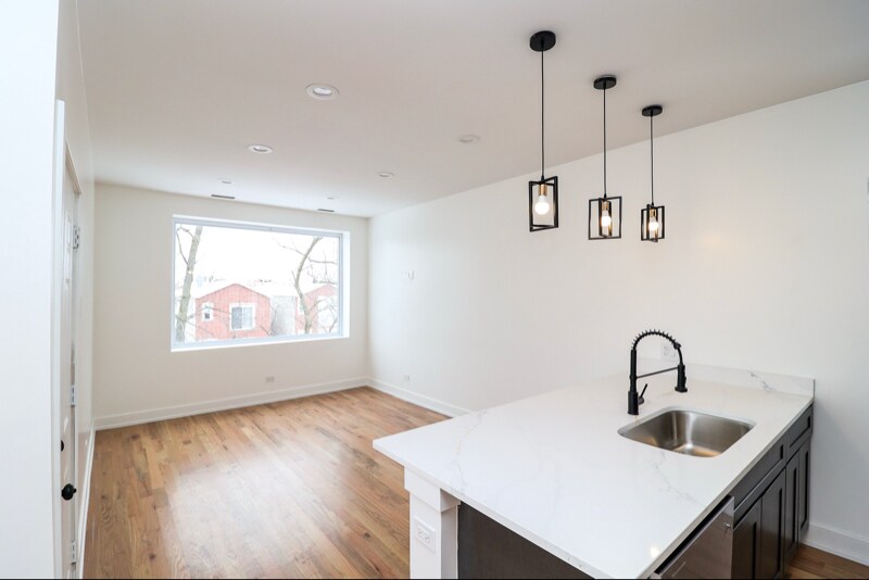 Building Photo - 1249 S Kedvale Ave