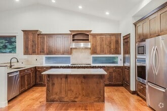 Building Photo - Beauty on Bull Mountain