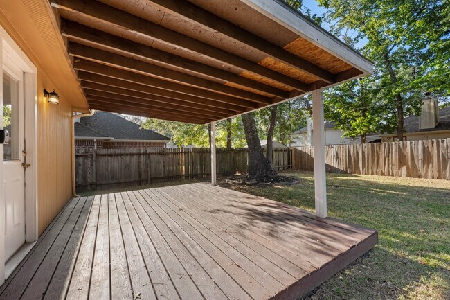 Building Photo - 12130 La Salle Oaks