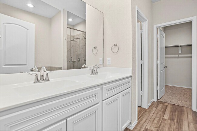 Building Photo - 9205 Inland Leather Ln