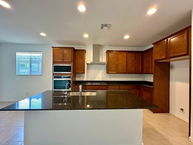 Building Photo - SENTERO CROSSING 3 bed 2 bath home