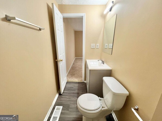 Building Photo - 6418 Meadow Rue Dr