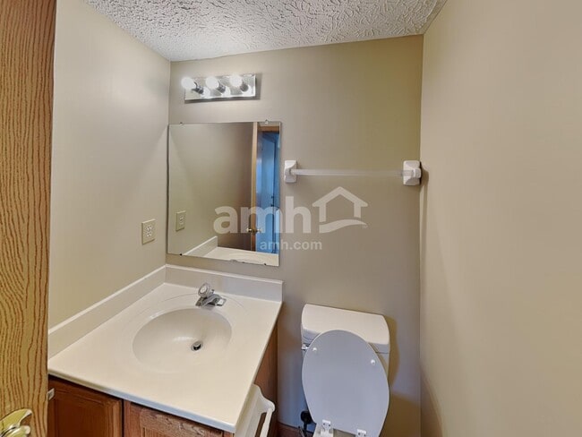 Building Photo - 7908 Windrift Pl