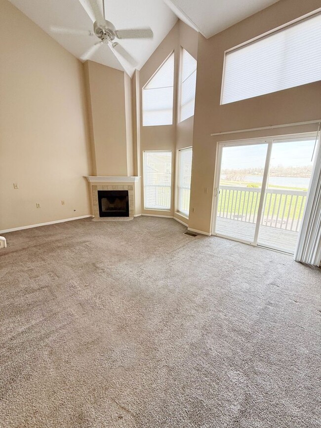 Building Photo - Contemporary Condo with River Views in Historic Marietta!