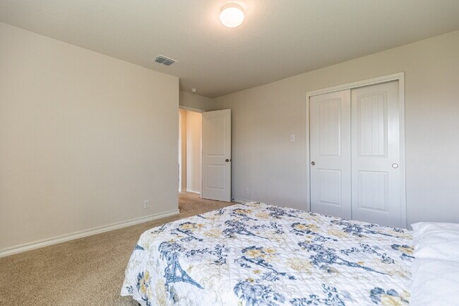 Building Photo - 9712 Moon Shine
