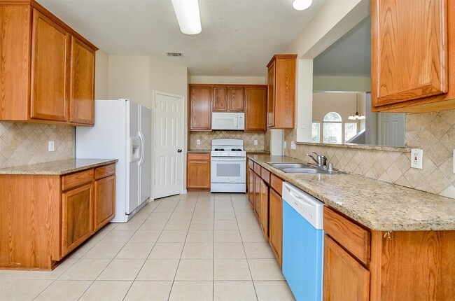 Building Photo - 7415 Oakwood Canyon Dr