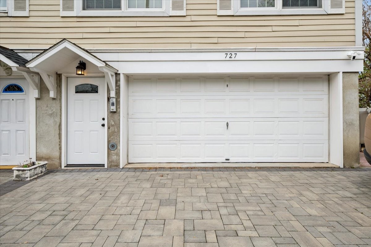 Building Photo - 727 Warburton Ave