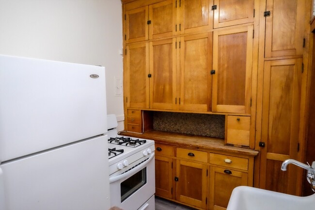 Building Photo - Pleasant Ave Apartments | 3521