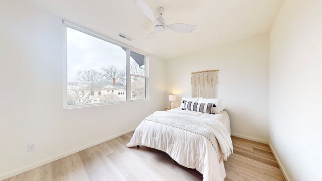 Primary Photo - Professional Coliving - Private Room & Wal...