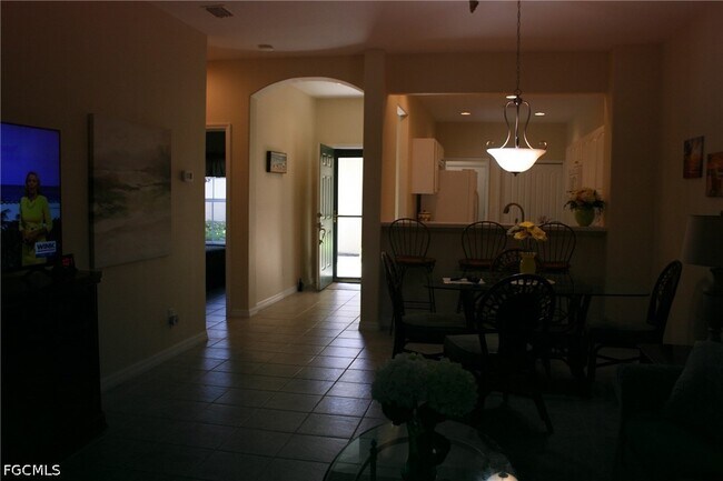 Building Photo - 3600 Rue Alec Loop