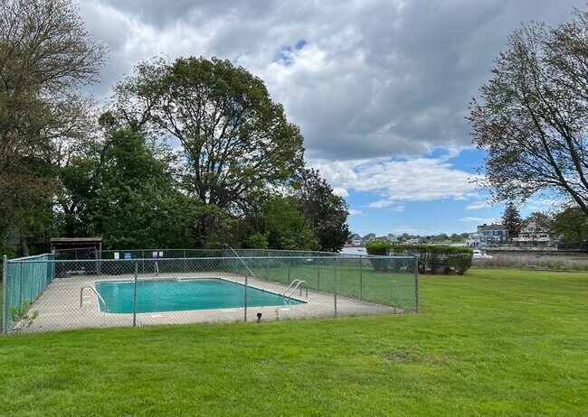 Building Photo - 2 McDewell Ave