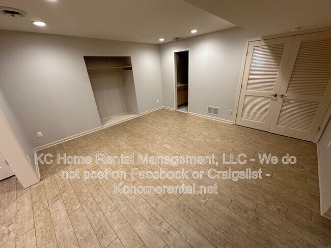 Building Photo - 9802 NW 72nd Terrace