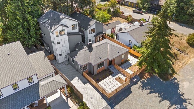 Building Photo - 2bd/1.75ba Seattle Condo