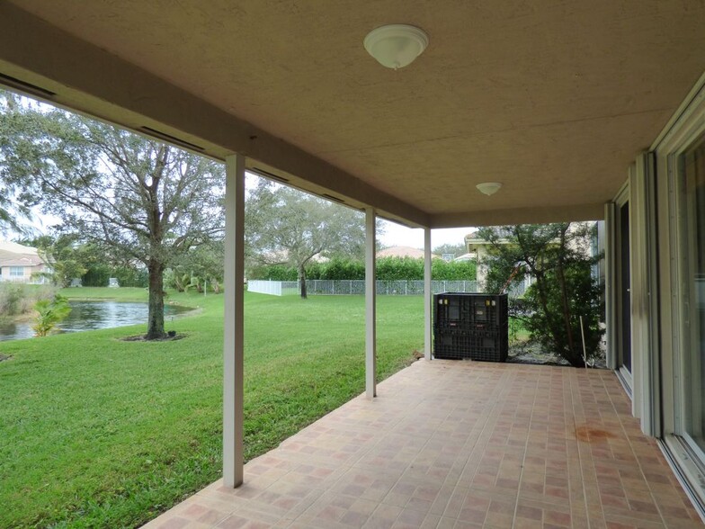 Building Photo - 14822 SW 52nd St