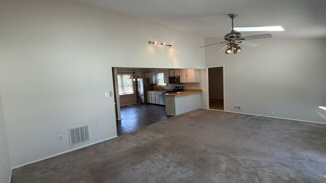 Building Photo - 3BR Toms River Home with Pool and Fenced Yard