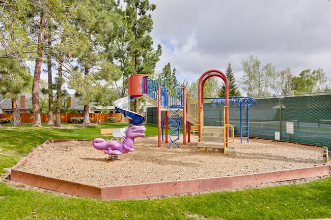 Building Photo - 10834 Northview Square