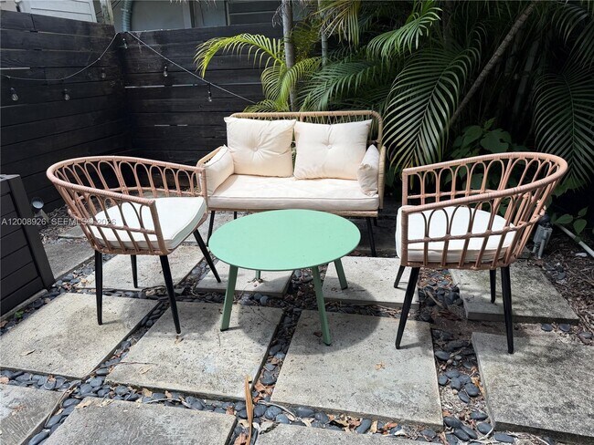 Building Photo - 3225 Bird Ave