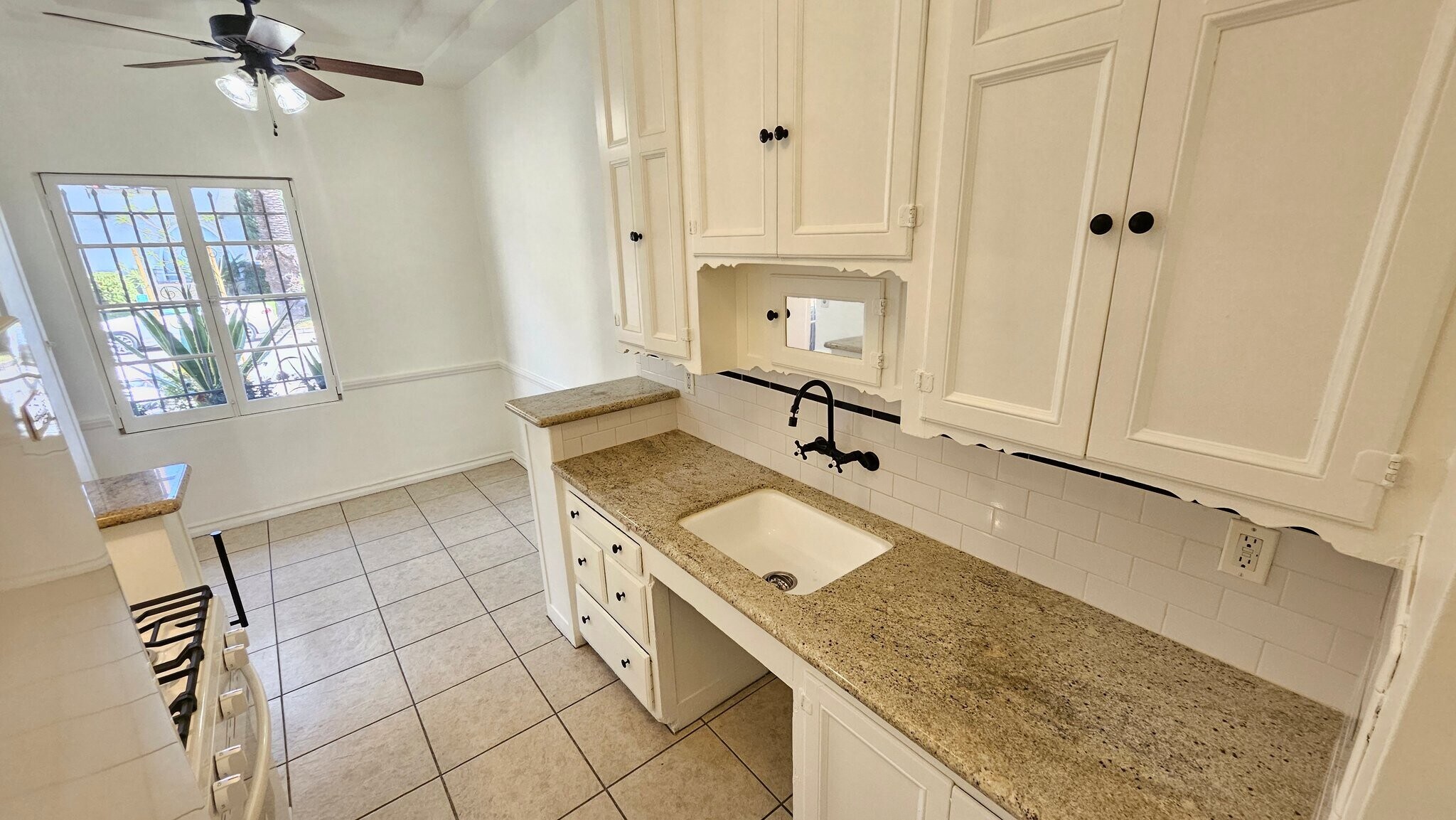 Building Photo - 355 Cochran Ave