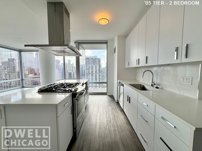 Building Photo - 1200 N La Salle Dr