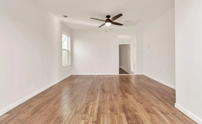 Building Photo - 1202 Common Park Dr