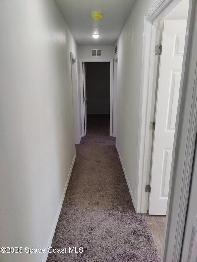 Building Photo - 219 Aladdin St NE