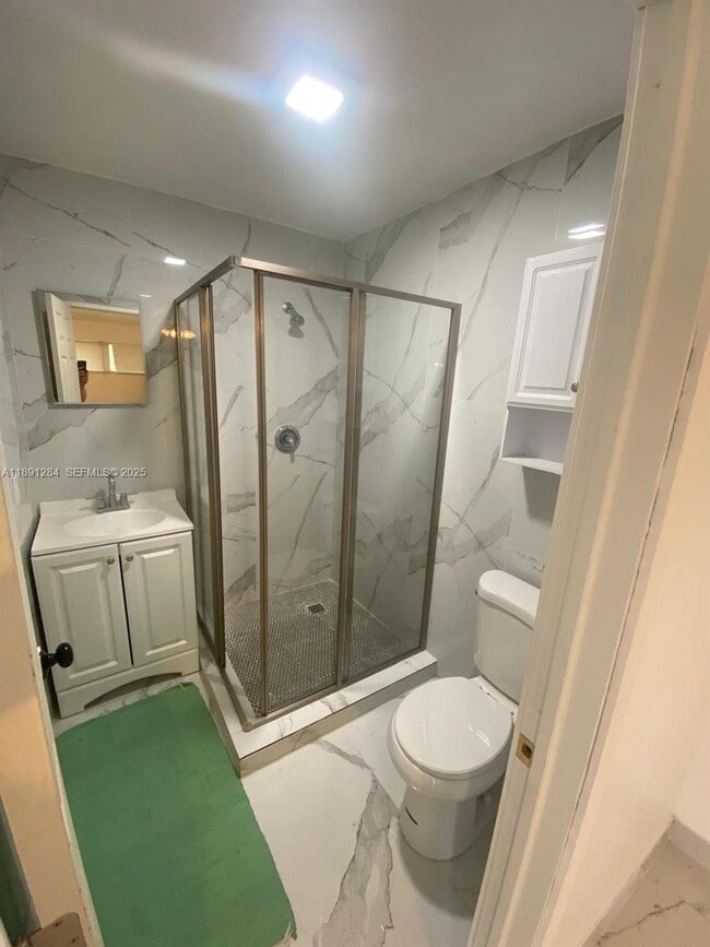 Building Photo - 2631 Fillmore St