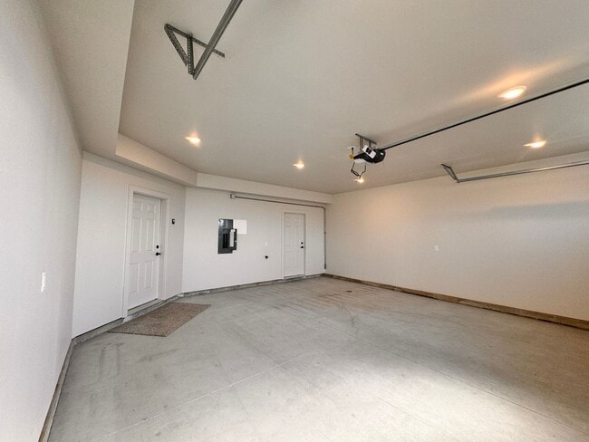 Building Photo - Modern, Spacious 3-Bedroom Townhome in the...