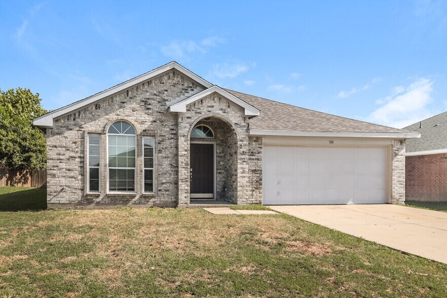 Building Photo - 904 Nancy Dr