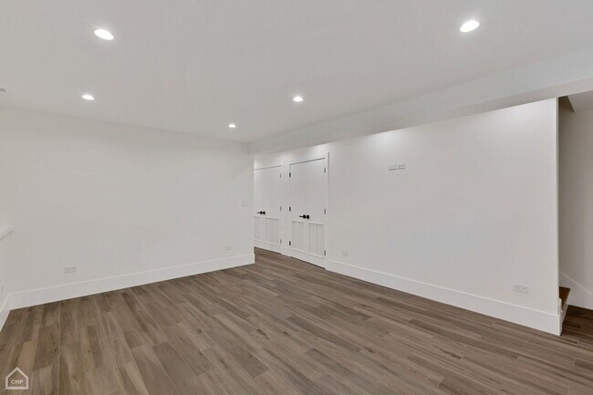 Building Photo - 2121 W Ohio St