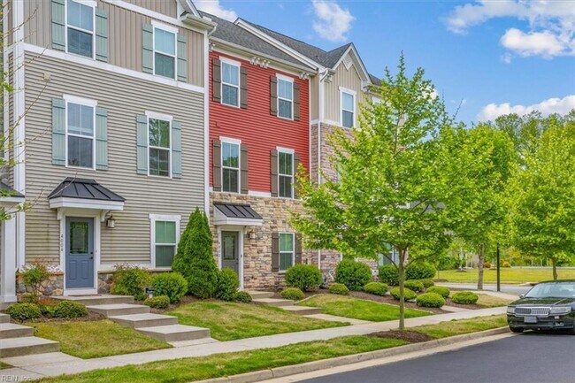 Building Photo - 3 bedroom/ 2 full bathroom and 1 half bathroom -Villages at Candle Station