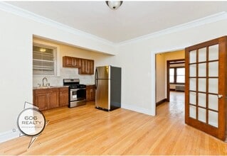 Building Photo - Berwyn Apts for Rent!