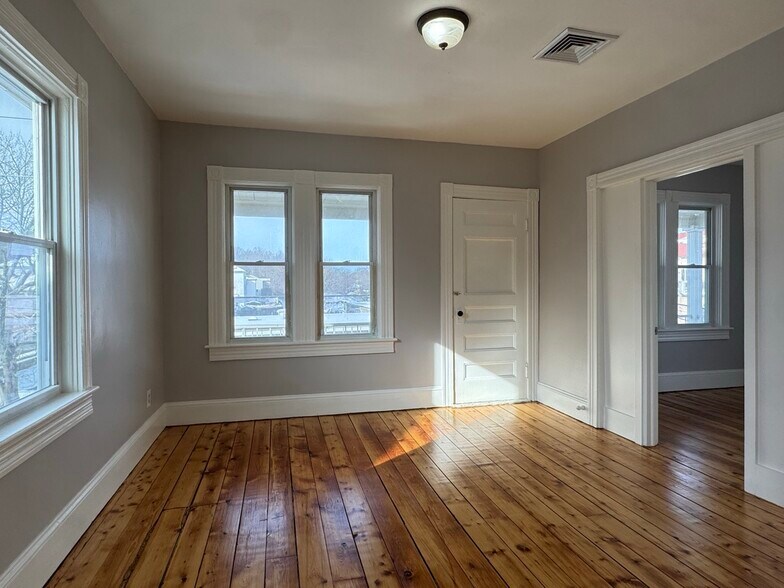 Building Photo - 58 Division St