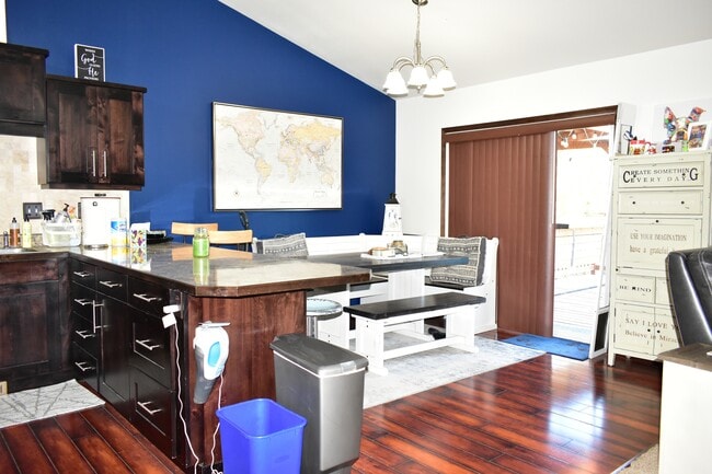 Building Photo - 4737 35th Ave S