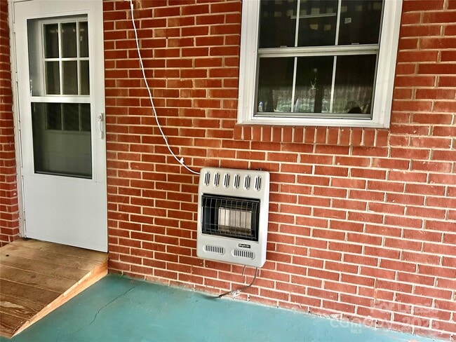 Building Photo - 234 Alf Hoover Rd