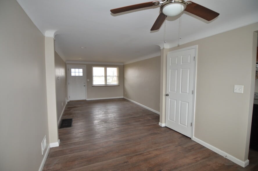 Building Photo - 7841 Matson Ct