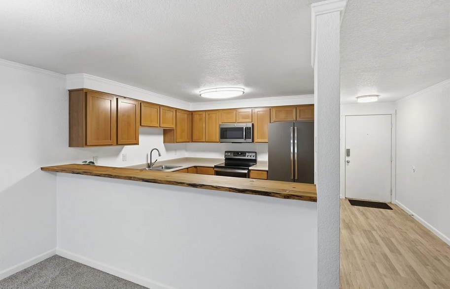 Building Photo - 510 SE 157th Ave