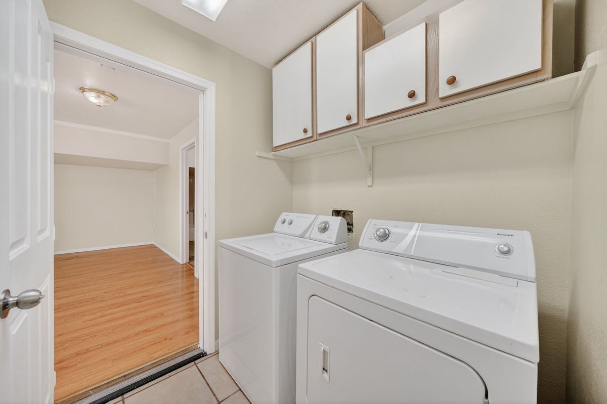 Building Photo - 3854 Chopin Ct