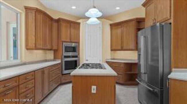 Building Photo - Luxury home located in Casabella Subdivision