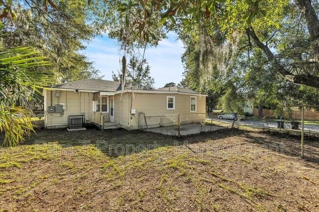 Building Photo - 1702 E.35TH St.